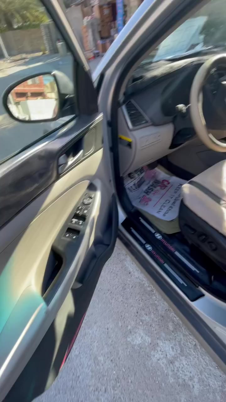 توسان موديل ١٧ وارد أمريكي محرك ١٦٠٠ تيربو اقتصادي سيارة جديده خير من الله فقط تبديل باب وصبغ باب الخلفي 
رقم بغداد بسمي 
اريد مراوس بكية سبورتج موديل ٢٤ 
وانطي فرغ 
***********
مكاني بغداد العبيدي
