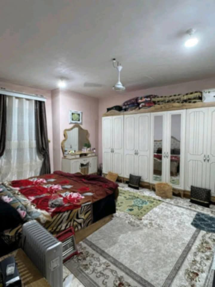 دار للبيع   حي الحكم قرب مستوصف الحكيم  يرهم مراوس 

مناطق المطلوبه للمراوس (الشراكيه الثالثه او حي الشرطه حي العمال الضجريه ) 

المساحه  (130) متر طابقين بناء كونكريت مسلح 

ط الاول غرفتين وصاله واستقبال ومطبخ 
ط الثاني غرفه وصاله ومجمع صحي 

السعر (125) 

للاستفسار الاتصال ع الرقم (***********)
