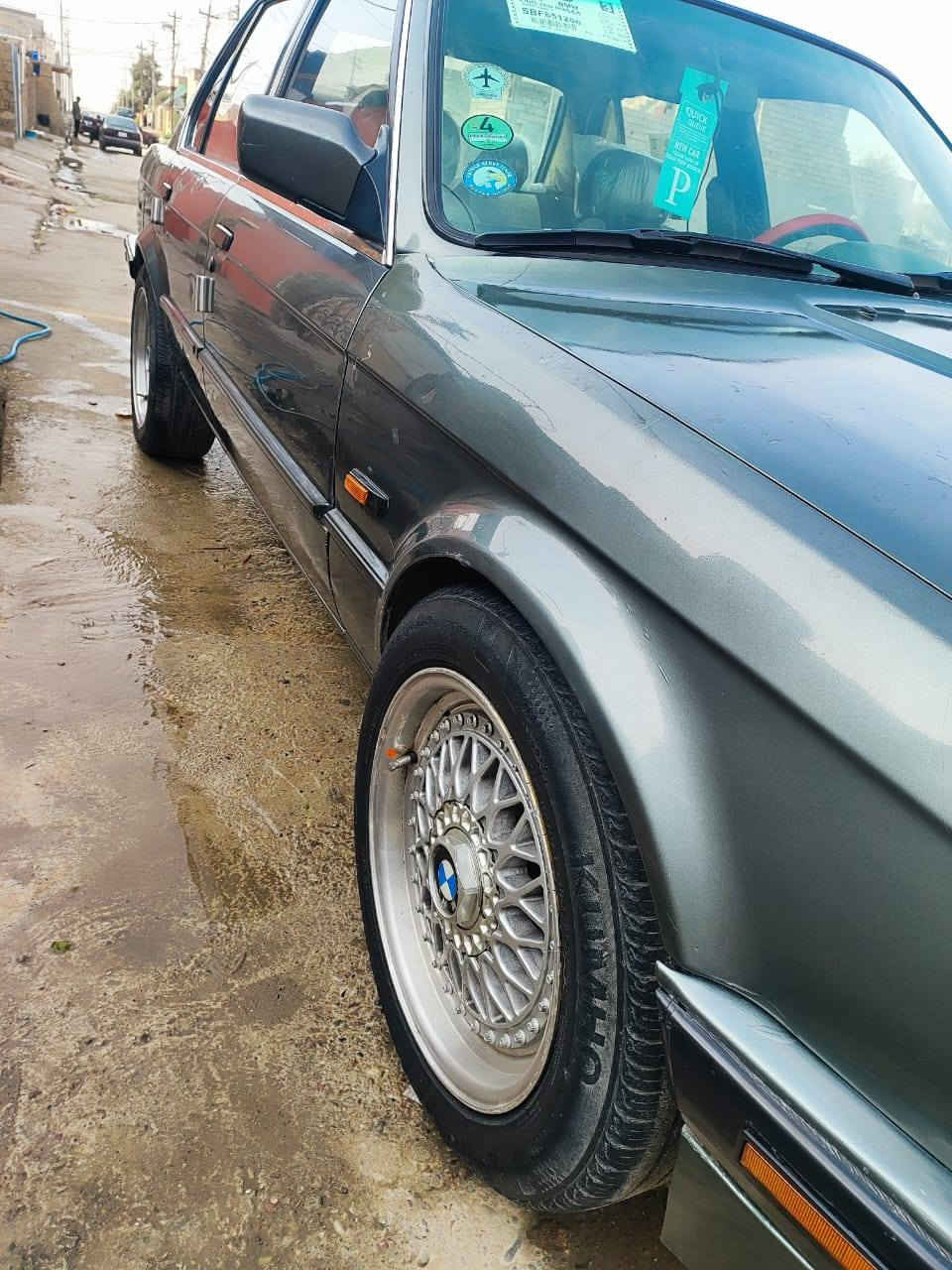 سلام وعليكم من رخصت الدمن الي مو شراي لا يتعبني وتعبه سياره بي ام زعره حجم 316سياره بلاديه محرك اربعه 18 كير عادي موديل 88بسمي هزه جديده مكاني موصل ايسر باقي التفاصيل اتصل ع رقم ***********///***********///
