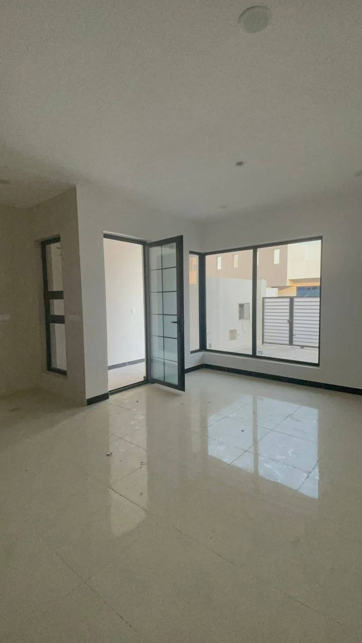 دار للبيع في مجمع حوراء بغداد بلوك 18  موقع مميز على شارع 20  ، البيت زيرو وجاهز للسكن   طابق واحد السعر الكلي 190  مليون باقي الاقساط الشهريه فقط 
للاستفسار عن طريق الواتس اب 
 ***********
