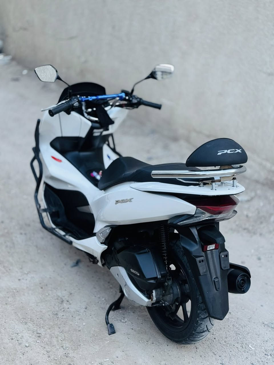 سلام عليكم
pcx جيل الثالث بصمه فول 

دراجه خير من الله مكفوله كفاله عامه

دراجه بحالة الوكاله. مكينه مكفوله كفاله عامه

كفرات مكفوله. دراجه جاهزه كلشش

حساس ازدحام. استان ازدحام 

درع اضافي + تجوه. 

***********. واتساب متواجد.
