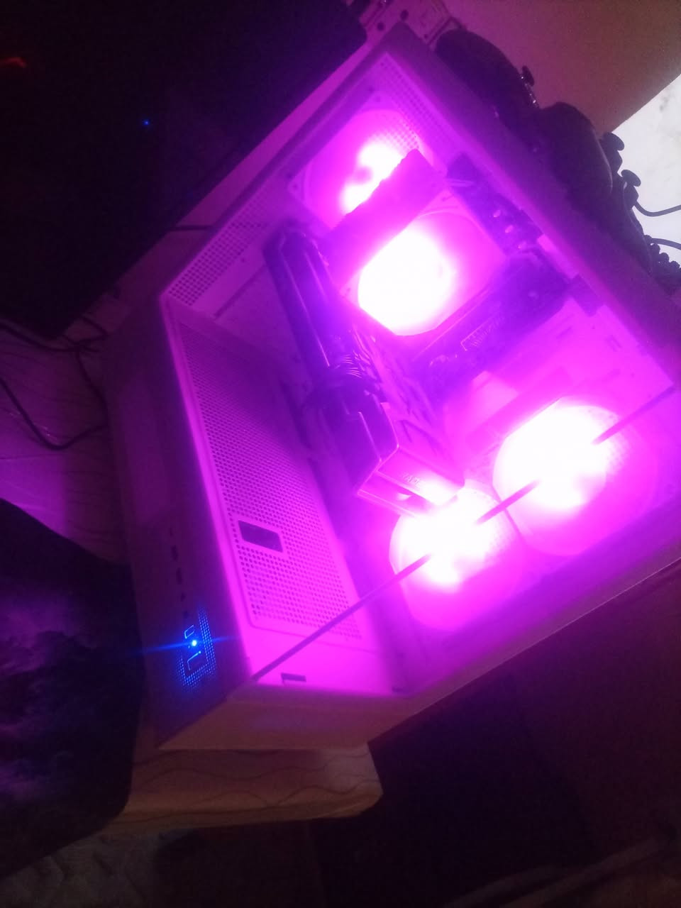 سلام عليكم pc للبيع. استخدام قليل كلش بسبب العمل
Cpu ci5 14th 14400f

Gpu amd rx 6750xt  12G

M.b h610

ssd nvme 500GB Samsung 

Psu 650w

fan cpu Deep Cool AG400

Ram 16G 3200 DDR4

Case dpx90

السعر 950 الف.


**إذا كنت صاحب هذا الإعلان وتريد حذفه لأي سبب، رجاءا أرسل رسالة إلى الدعم الفني**