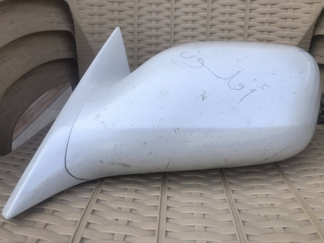 السلام عليكم للبيع بطاين افلون ٢٠١١/٢٠١٢ مع احزمة وتكم لون رصاصي + مراية افلون ٢٠١٠/٢٠٠٩ لون ابيض  *********** بابل المدحتية
