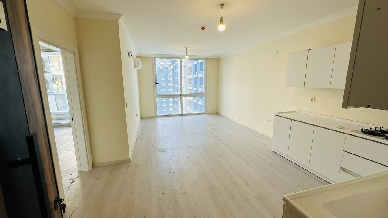 🔹شقه للأيجار غرفه وصاله 77م (1+1) 

🔹في مشروع (لالاڤ ايربورت ڤيو ) على شارع 120 مقابل المطار 

🔹سعر ايجارها مناسب جداً فقط 300$ 

للتفاصيل اكثر تواصلو مع الارقام التاليه 📞

***********
***********
***********
