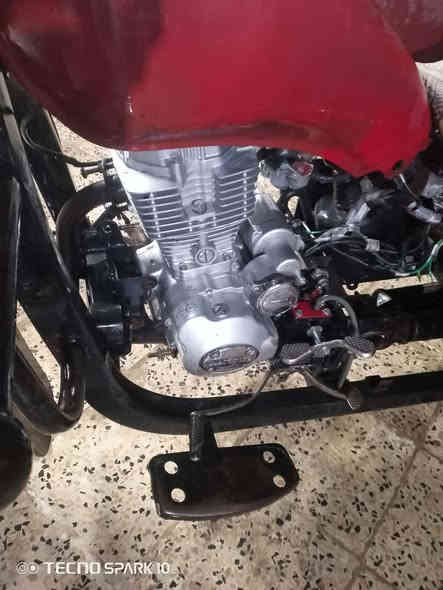 السلام عليكم
ستوته جمره بيه محرك MTR
 جديد  ضفيره جديده اكسن مقفل
شاصي مكفول ركبه مكفوله
(أوراق)
مكلف بالنشر  رقم صاحب الستوته( ***********)
السعر بمليون او 50  الف
وبيه مجال
