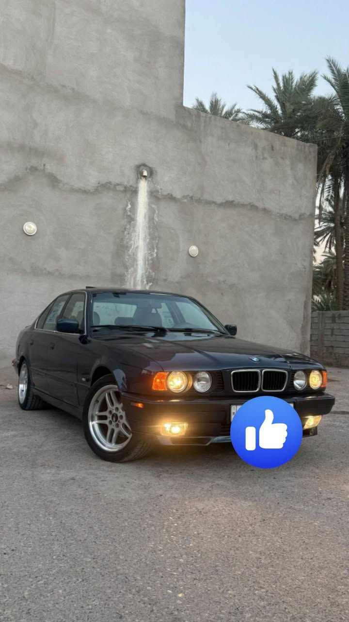 السلام عليكم للبيع بي أم 525 اصل مسكر موديل1994
محرك شرط ☑️
كير أوتو شرط☑️
صدر امامي خلفي جديد☑️
فول السياره لمواصفات☑️
 فتحة سقف ☑️
كراسي كهرباء☑️
جوم اربعه كهرباء 🙆
تبريد ثلج🌬️
مسجل واربع سماعات كلها شغاله ☑️
دعاميات M
كهربائيات كلها شغاله ☑️
لايتات العالي زنون 👌
السياره متعوب عليها وانظف من صورها بعد ☑️
رقم جديد واسط سنويه لـ 29 ☑️
لسعر 65 وبيها مجال شوي 🙂
والاستفسار أكثر اتصل ع صاحبها مكللف بلنشرر 
***********
