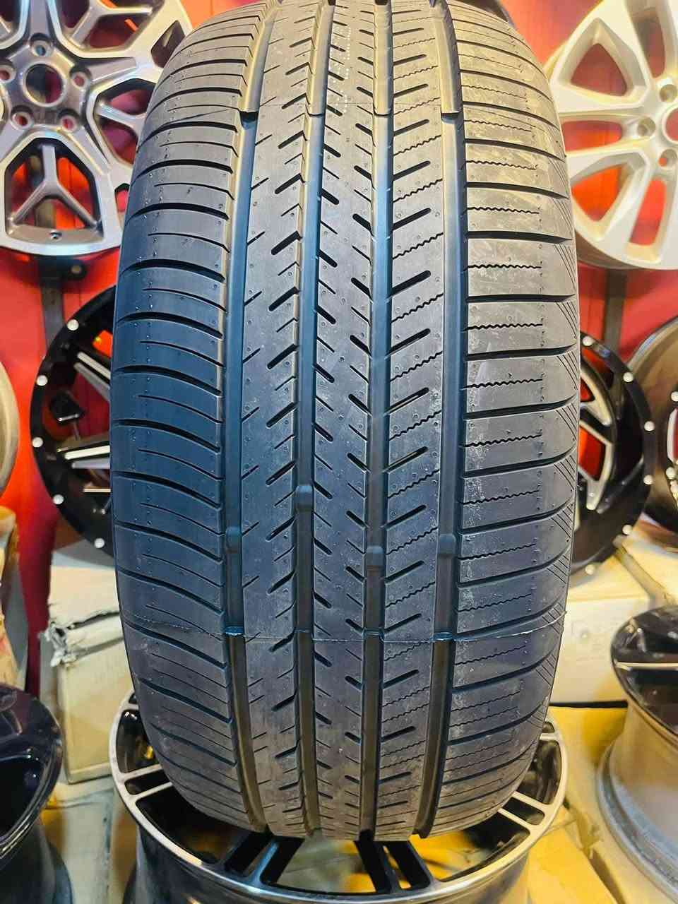 السلام عليكم  تايرات اطلس
 انتاج 26
 تايلندي اصلي بيهن اكثر من نقشه
قياس المتوفره للجارجر و جالنجر 
235 55 18 
235 60 18 
245 45 20 
255 45 20
275 40 20 
295 40 20
احمد ورمزي شارع فلسطين 
احمد ورمزي مجمع المشن 
جمله ومفرد 
***********
***********
