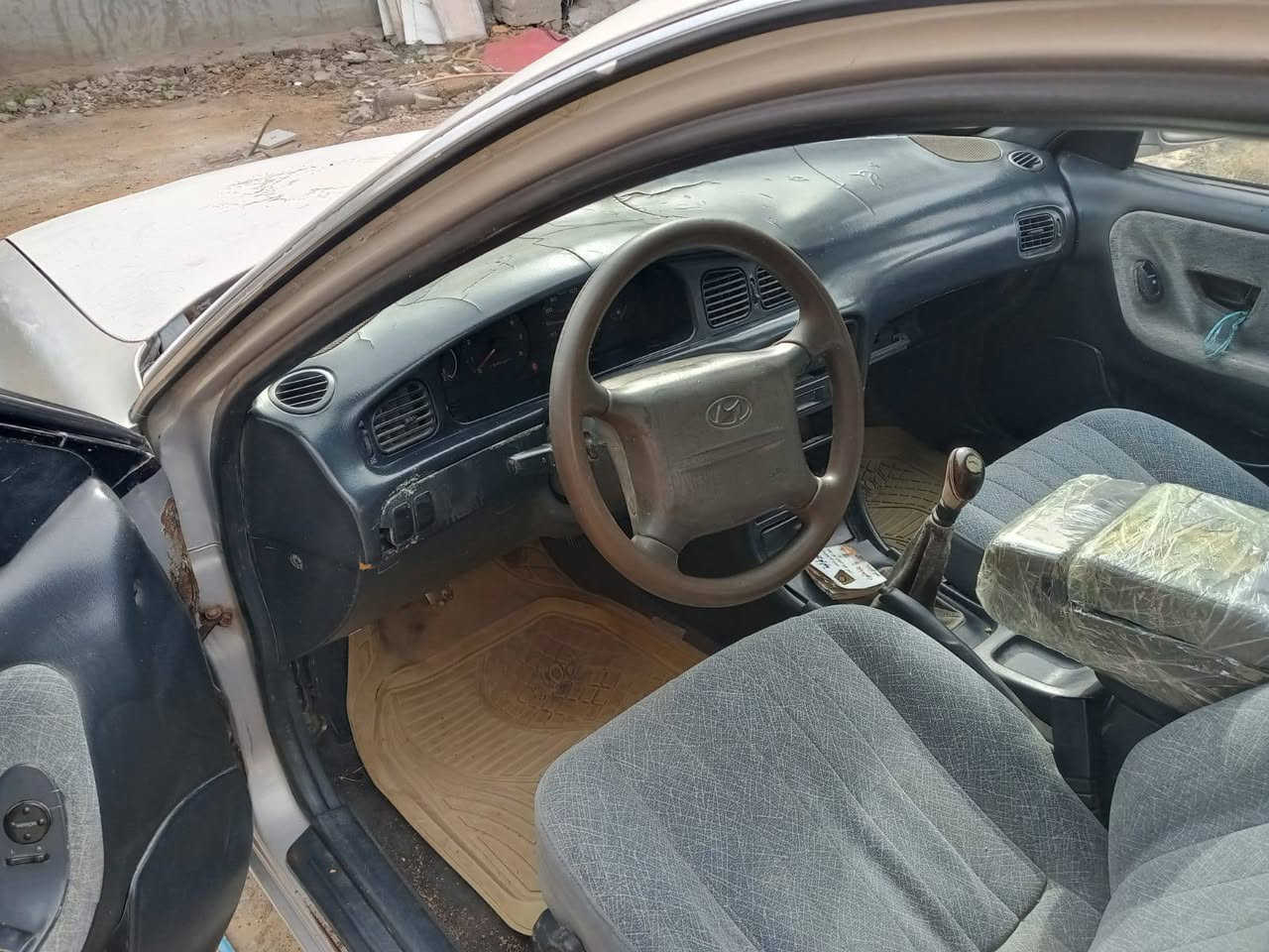 يا الله السلام عليكم من رخصه المدير والاعظاء سياره سوناتا موديل 95 سياره خير من الله  تخم تاير حداديه باتري كهربايات كله جديد كير أو محرك بل جيس سنويه تفاصيل راعيها تلفونه مغلق أتعهد اب كلشي مكاني كربلاء طوريج السعر 15او بيها مجال لطيبين *********** أو الاسيا ***********
