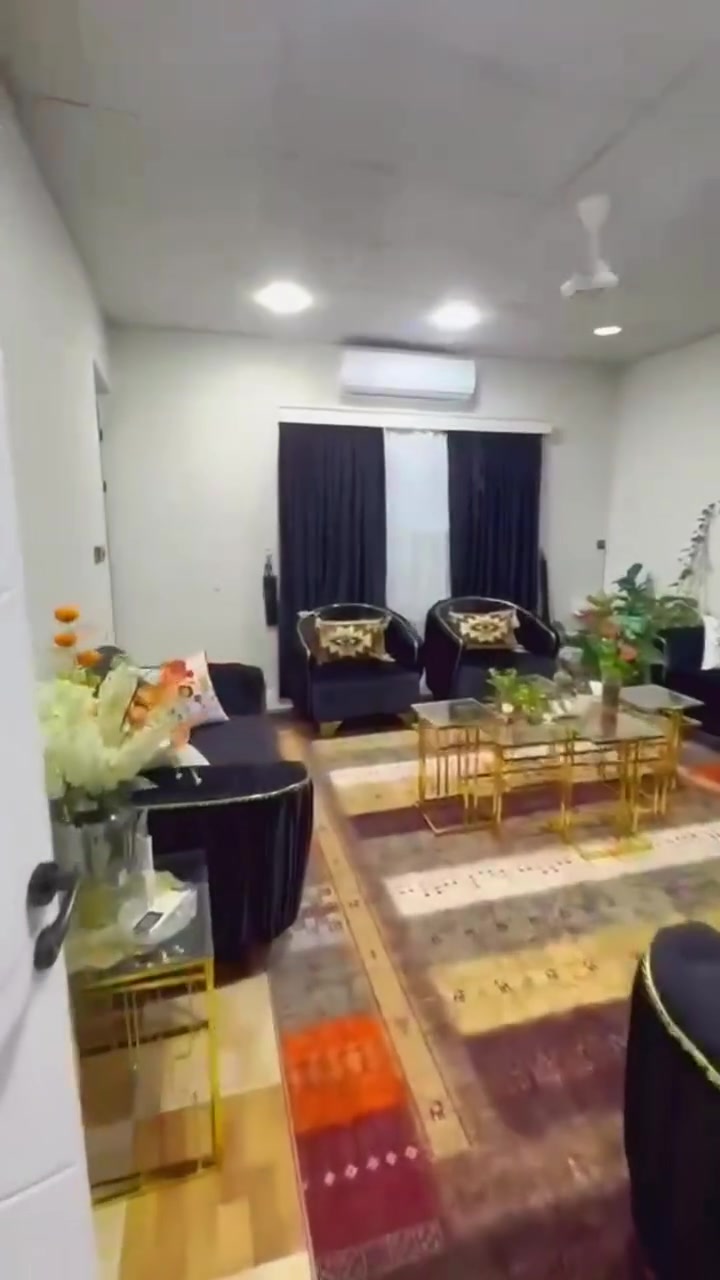 إعلان رقم ٦٣٤
دار طابقين للبيع #المساحة ١٧٦م مربع الواجهه ١١م النزال ١٦م الموقع #كركوك قادسية مقاطعة ٤٩ خلف #حلويات شام الدار يحتوي على كراج وحديقه #واستقبال ومطبخ وهول مفتوح #وغرف نوم عدد ٤
نوع العقار بلديه #الاستفسار اكثر اتصال على الرقم الموبايل 
***********
