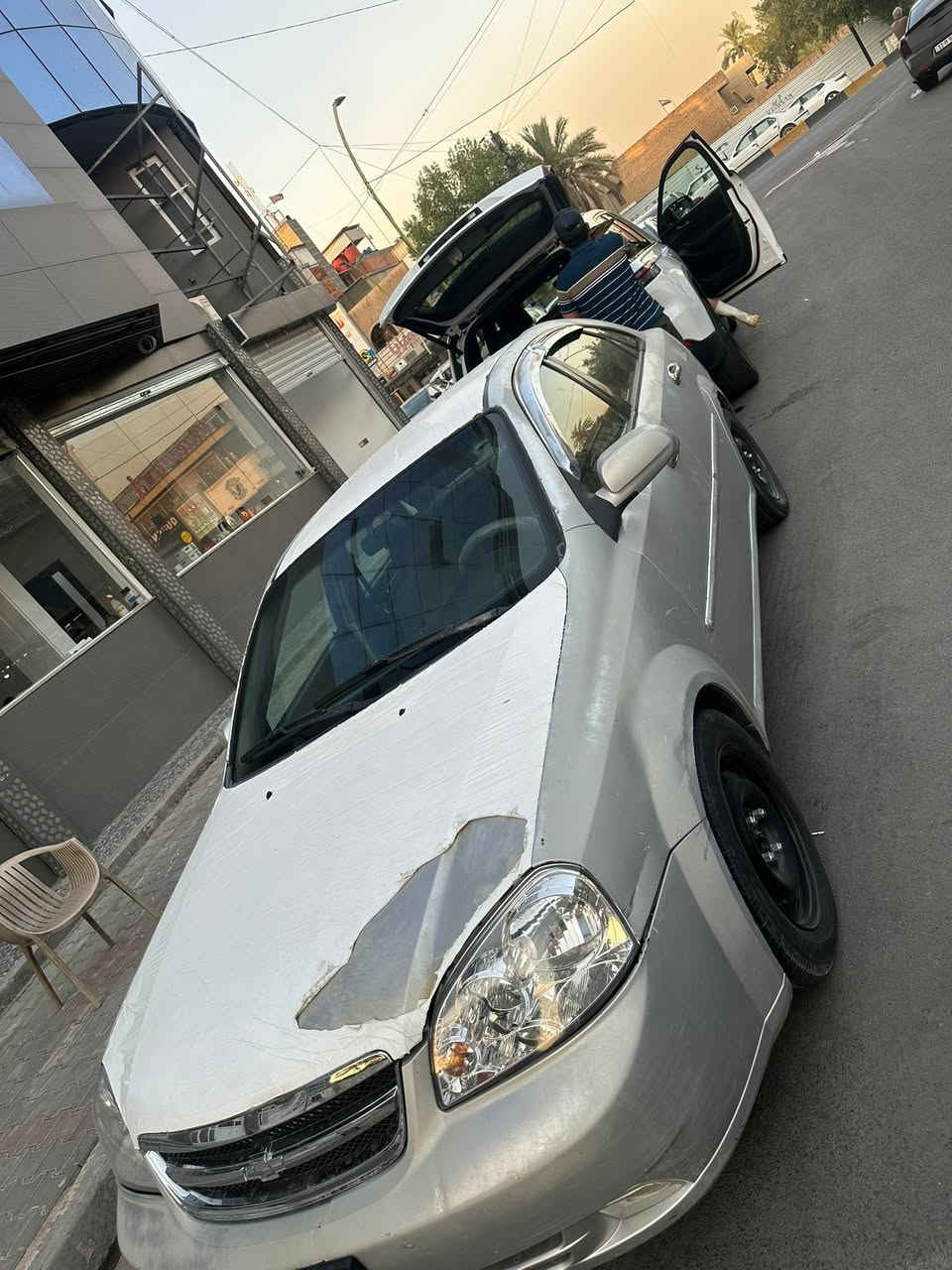 السلام عليكم فورنزا 2006 رقم بغداد الجديد تبريد شغال بارد ترايه حلو شاشة كامره سياره داخله نظيف يرادله بس صبغ ومكينته بيه خيط تبخير مكان بغداد *********** سعر 40 ورقه بيها مجال قليل

