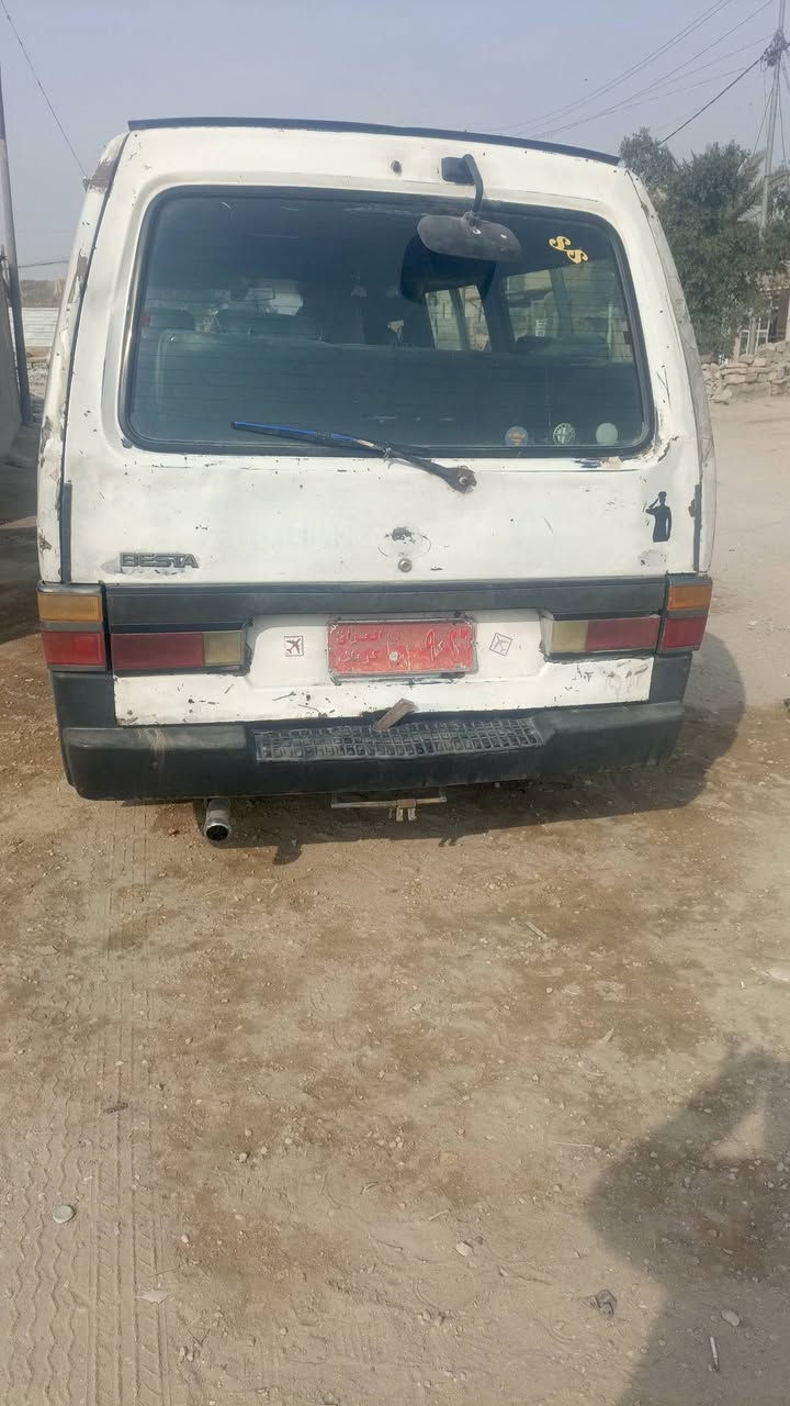 سياره بيسته للبيع موديل 95 السياره مصفره هيئه وغرامه وراعي عنوان كربلاء السعر 15مع المجال
***********
