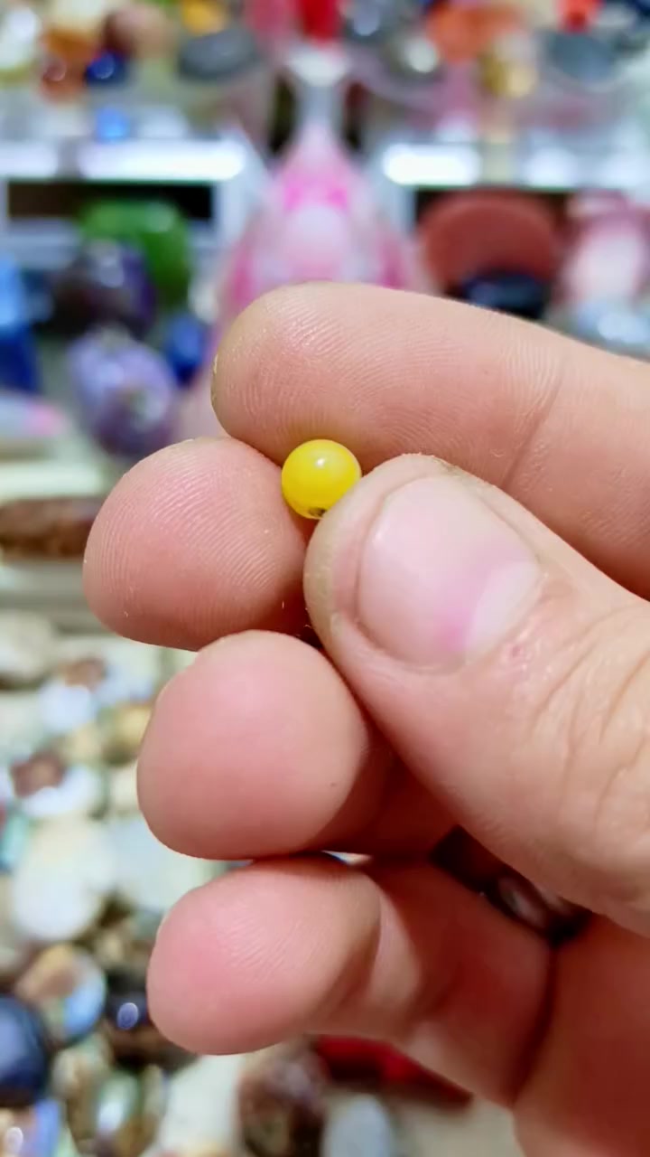 (((ان اعجبناك فتحدث عنا وأن لم نعجبك فتحدث لنا))) 
 قطعه جميله من نوادر الجزع اليماني لون مميز بحجم حبة العدس


**إذا كنت صاحب هذا الإعلان وتريد حذفه لأي سبب، رجاءا أرسل رسالة إلى الدعم الفني**