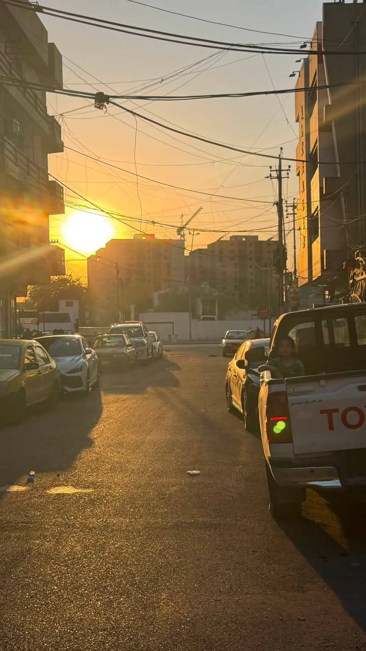 الدار للبيع
مساحه 210
واجه 10
نزال 21 
بناء مسلح صب
الطابق الارضي
يتكون من كراج كبير وستقبال كبير و هول
 ومطبخ مع مخزن  وغرفه كبيره وترك خلف البيت وحمام   
الطابق الثاني
4 غرف نوم بمساحات واسعه  وبالكون 
الطابق الثالث  غرف عدد 2 وبيتونه 

موقع الدار 
المشتل مقابل مركز الرشاد محله751 / زقاق4. خامس بيت عن الشارع العام
الستفسار  اكثر  اتصل على ***********
