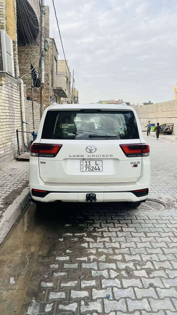 🚗 للبيع: تويوتا لاندكروزر 2022
📍 مكان السيارة: بغداد – مدينة الصدر
📞 للتواصل: ***********
💰 السعر: 650 ورقة – قابل للتفاوض
📊 المسافة المقطوعة: 64000 كيلومتر
🛠️ المحرك: 6 سلندر – 4000cc تنفس طبيعي 

⚠️ أضرار السيارة:
• وارد خليجي – وكالة SAS
• خدش بالباب الخلفي الأيمن فقط
• باقي أجزاء السيارة مكفولة عام

📌 تفاصيل إضافية:
• رقم السيارة: بغداد الدولي الجديد
• باسم المالك – تحويل مباشر
• لون السيارة: أبيض
