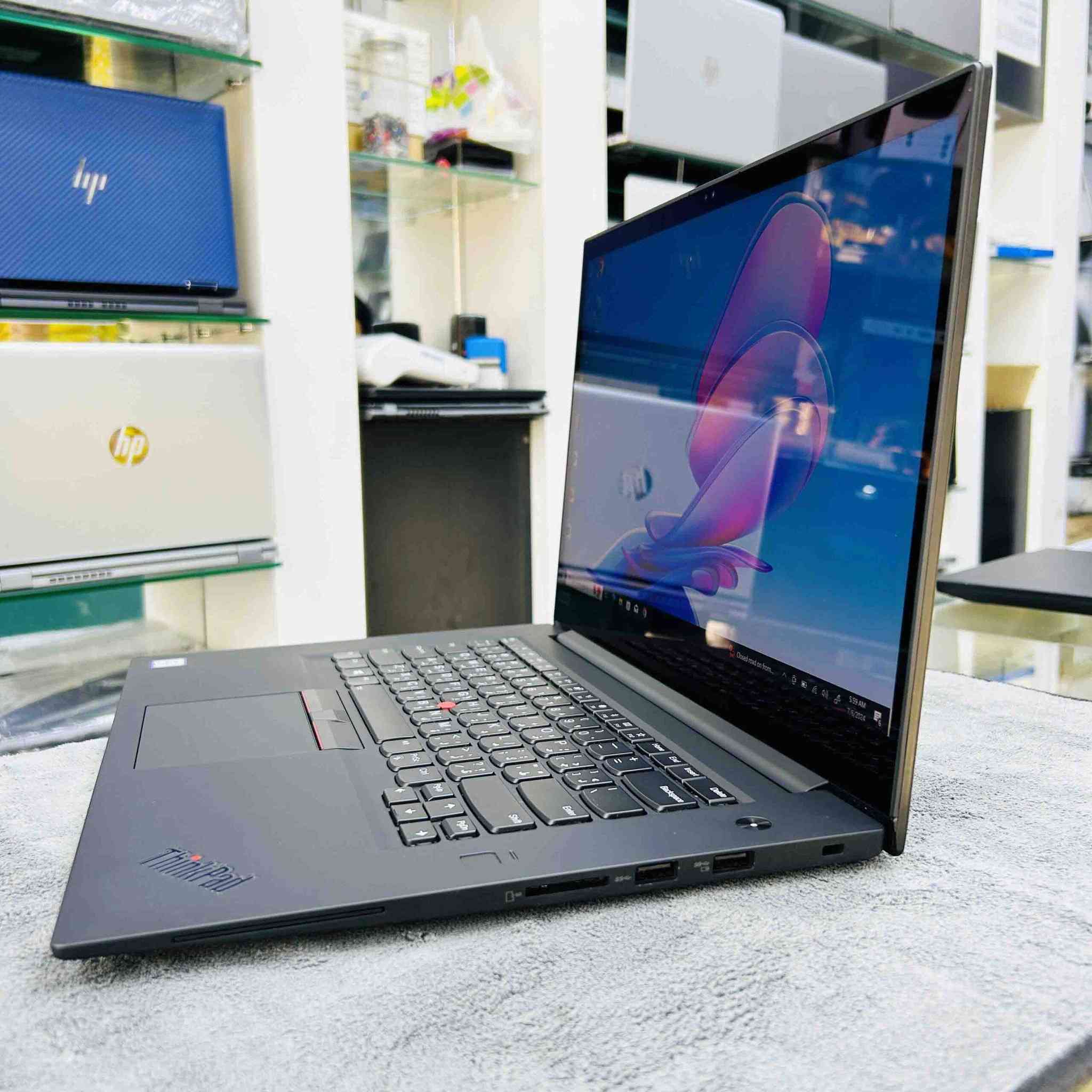 لابتوب Lenovo thinkpad p1 للبيع مناسب للأعمال التالية 
 الأعمال الهندسية والتصميم
 المونتاج وتعديل الفيديو
 البرمجة وتطوير البرمجيات
 الأعمال الإدارية الثقيلة
 مناسباً للألعاب الخفيفة والمتوسطة (eSports) بدقة 1080p
 Lenovo thinkpad p1
 i7-8H
 ram16
 512 ssd
 gtx 1050 4gb
 15.6 FHD
 سعر 645 الف 
 يوجد توصيل


**إذا كنت صاحب هذا الإعلان وتريد حذفه لأي سبب، رجاءا أرسل رسالة إلى الدعم الفني**