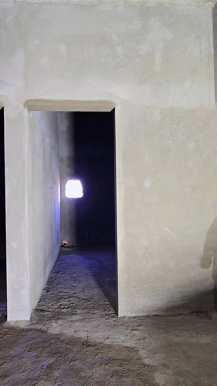 تم اكتمال تشطيب البخ اسود في قضاء شط العرب الاكوات ومن الله التوفيق . كادر لبخ اسود وبياض وسقوف جص فني وخارجي وجهات سقل و طلس عمل درجه اولى عمل في جميع مناطق البصرة ***********_***********
