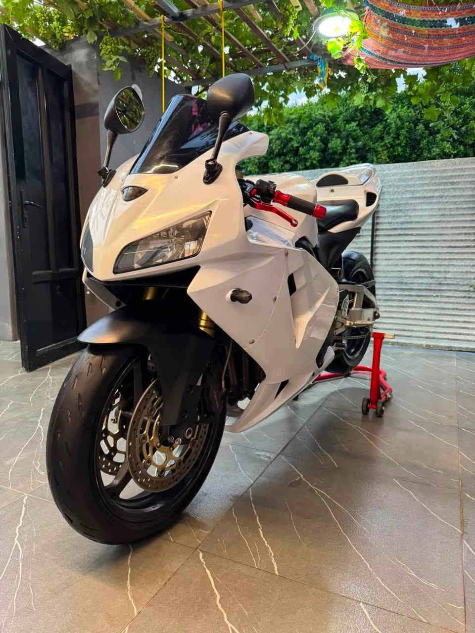 سلام و عليكم
Cbr 600 Rr للبيع✅

موديل 2006

مكفوله كفاله عامه كير مكينه كفرات 

جديده الى درجه الدراجه بلحقيقى احلى منل صور عليهه ادامه كامله من دهن و تايرات و بلكات كلشي جديد وماناقصها شي
عليهه كفرات اصلي Abs 

(مكان الدراجه سليمانيه)

سعرهه 33و بيهه مجال للطيبين ❤️

   (***********)

