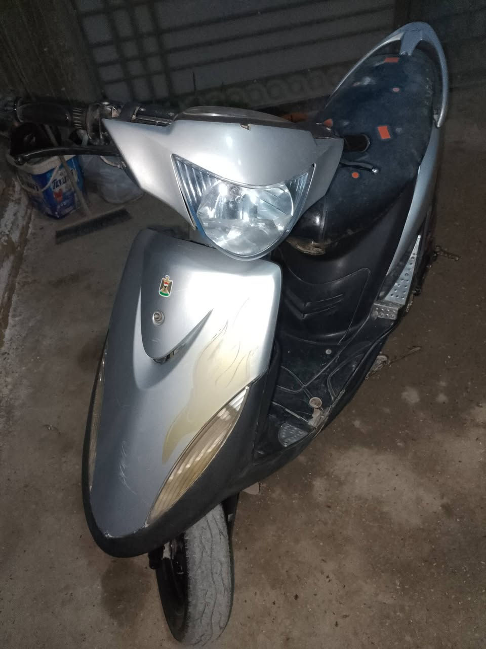 السلام عليكم دراجه ماكس عدله للبيع محرك كفاله ما مفتوح شغاله سلف هندر السعر 550 بيه مجال حك الجيه للتواصل ***********
