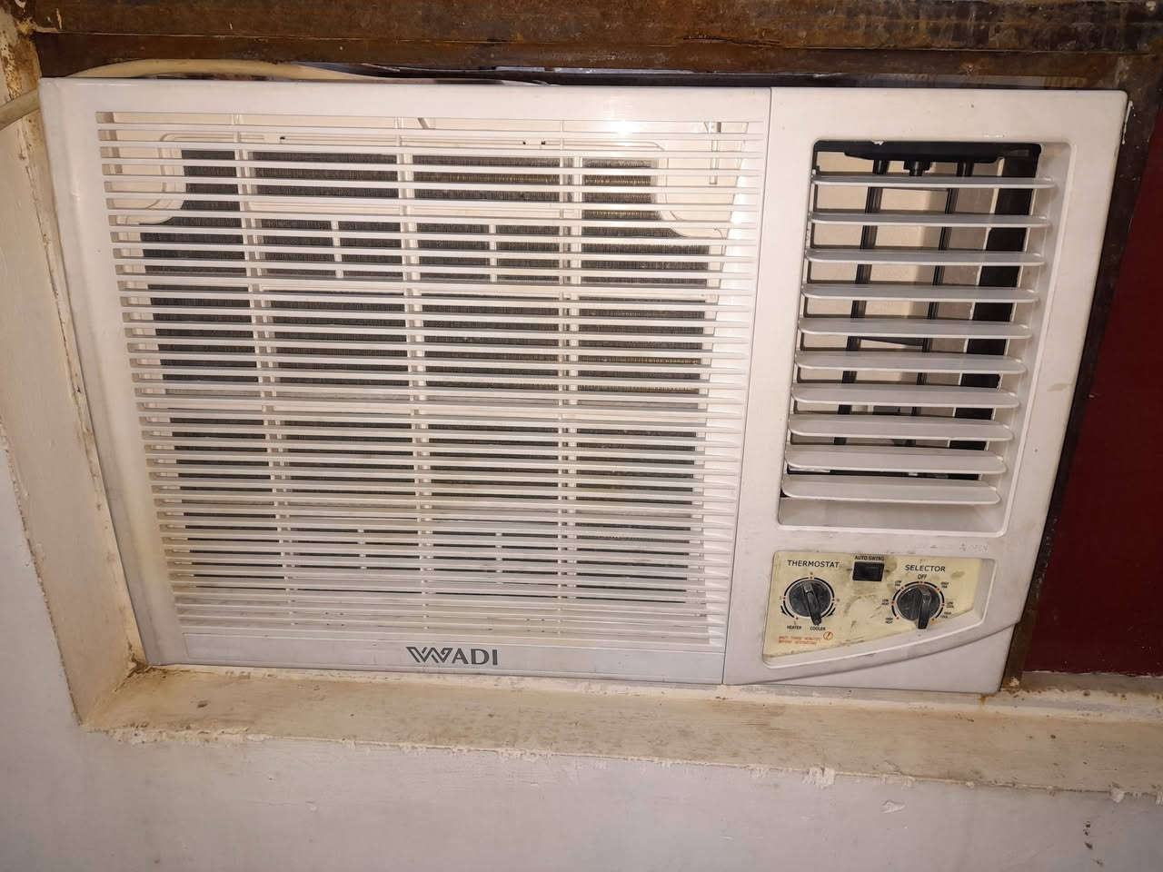 السلام عليكم مكيفات مال بيت اخو الجديد ٢طن مستخدمات موسم ١ للبيع الواحد ٢٥٠ للاستفسار واتساب ***********
