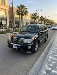 تويوتا لاندكروزر GXR موديل 2013 للبيعالمواصفات والتفاصيل:الموديل: 2013...