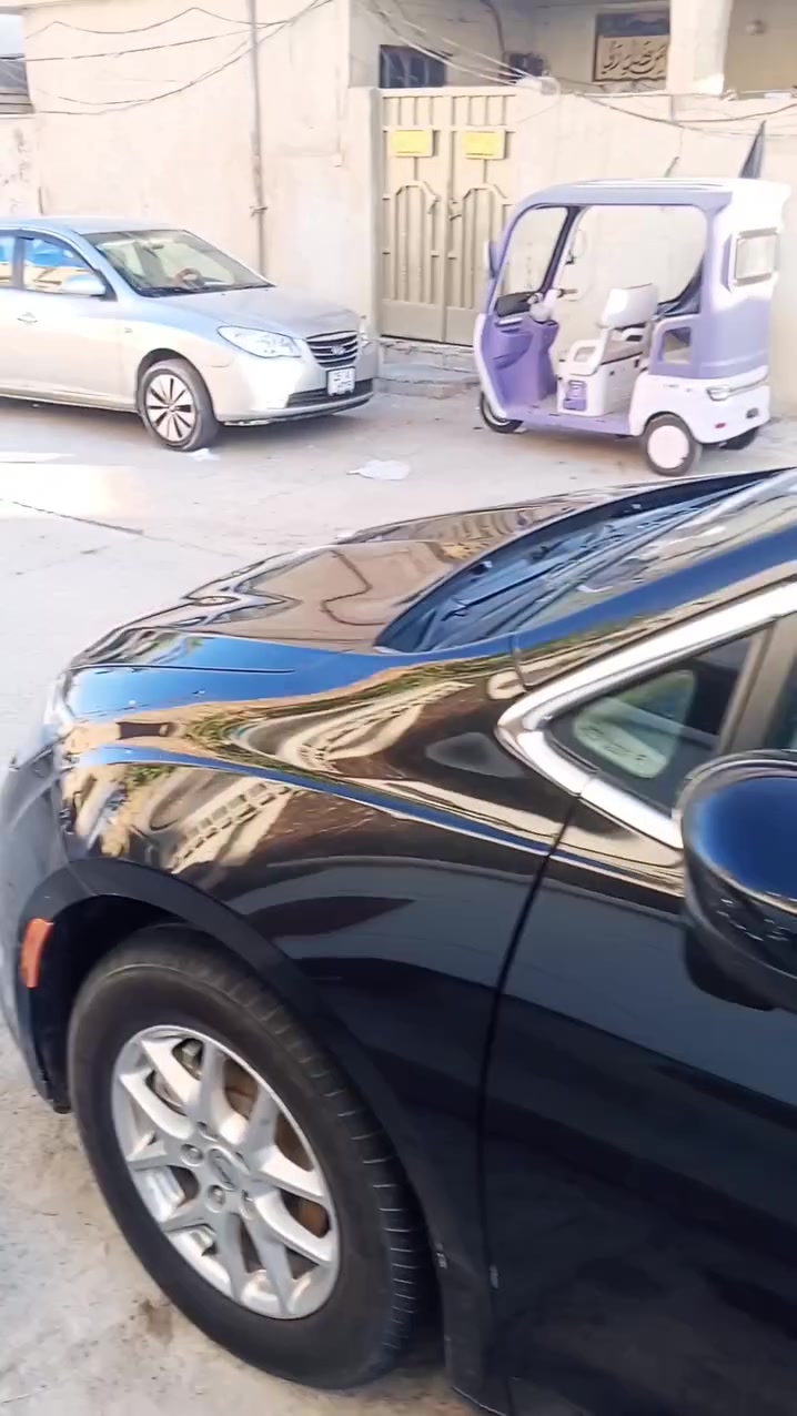 السلام عليكم 
سياره للبيع باسفيكه فيوجر
 موديل 2024
 محرك 3600
السعر 230 ورقه وبيها مجال قليل 
للاستفسار الاتصال ***********
