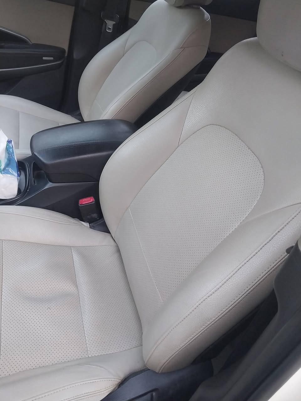 سنتافي ٢٠١٤ نص فول ٧راكب رقم مثنى مميز بسمي محرك٦ سياره حلوه مابيه بس جوه الباب شويه واضح بالسونارالسعر ١٨٥ وبيه مجال تليفون ***********
