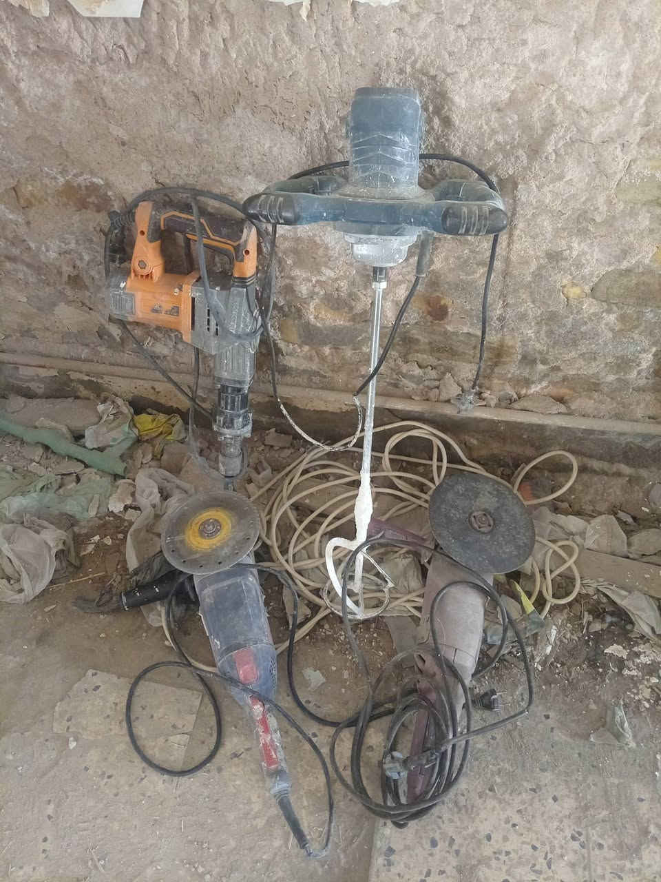 للبيع شغلات ما بيهن شي نضيفات اليريدهن يجي خاص او على الرقم ***********
