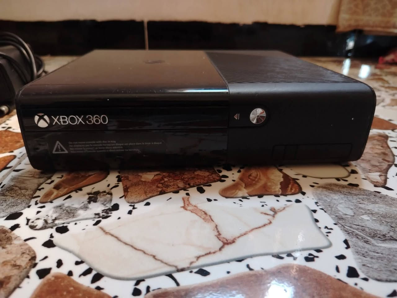 إكس بوكس 360 وبي 146 لعبة و مهكر للبيع السعر 110 وبي مجال المكان كركوك وهذا رقم الهاتف ***********
