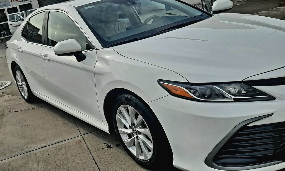 كامري 2022 كلين بس بيها ضرار جاملوق الخلفي وباب ماشيه 60 
الف
سعر 225 وبي مجال للاستفسار اكثر اتصل *********** واتساب بي هم
مكان دهوك
