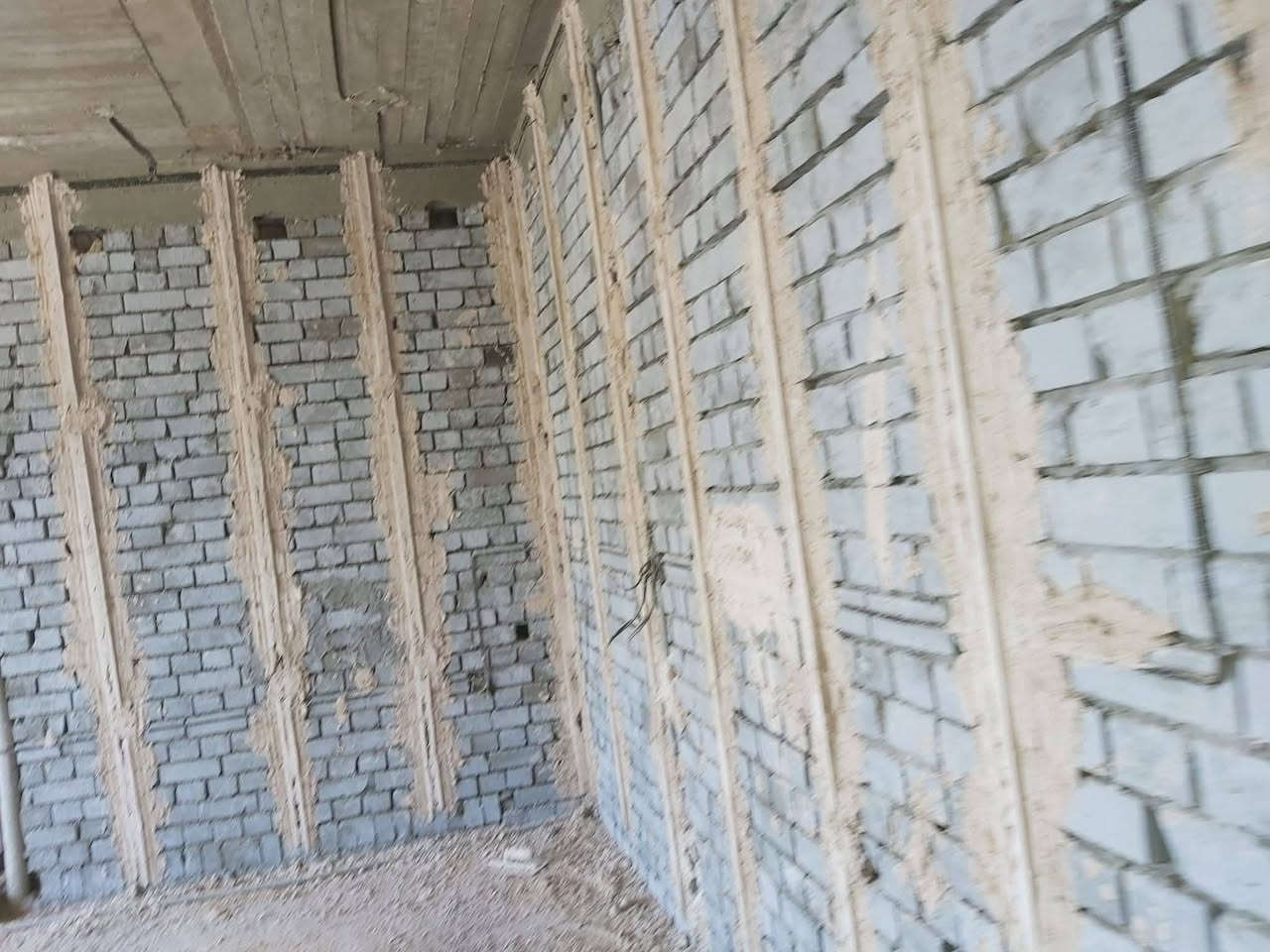 السلام عليكم كادر مبيضجيه لعمل الجص و البورك في بغداد الاتصال ***********
