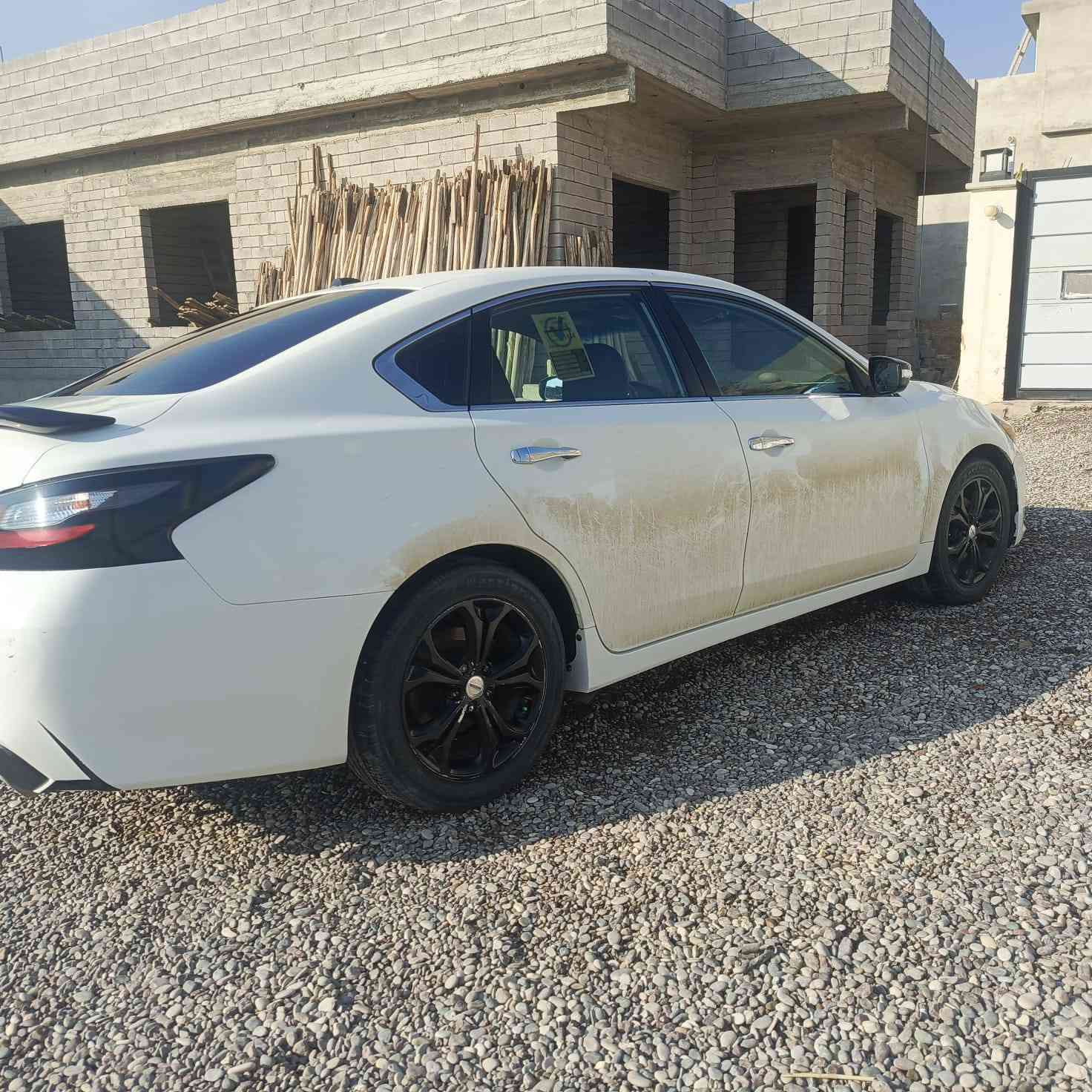 نيسان التيما موديل 2018 سنوية هزة جديد باسمي و شرط التحويل كشنات كهربائي و هيتر و استيرن هيتر سيارة فول ما عدا الفتحة مكان السيارة موصل رشيدية للاستفسار ***********
