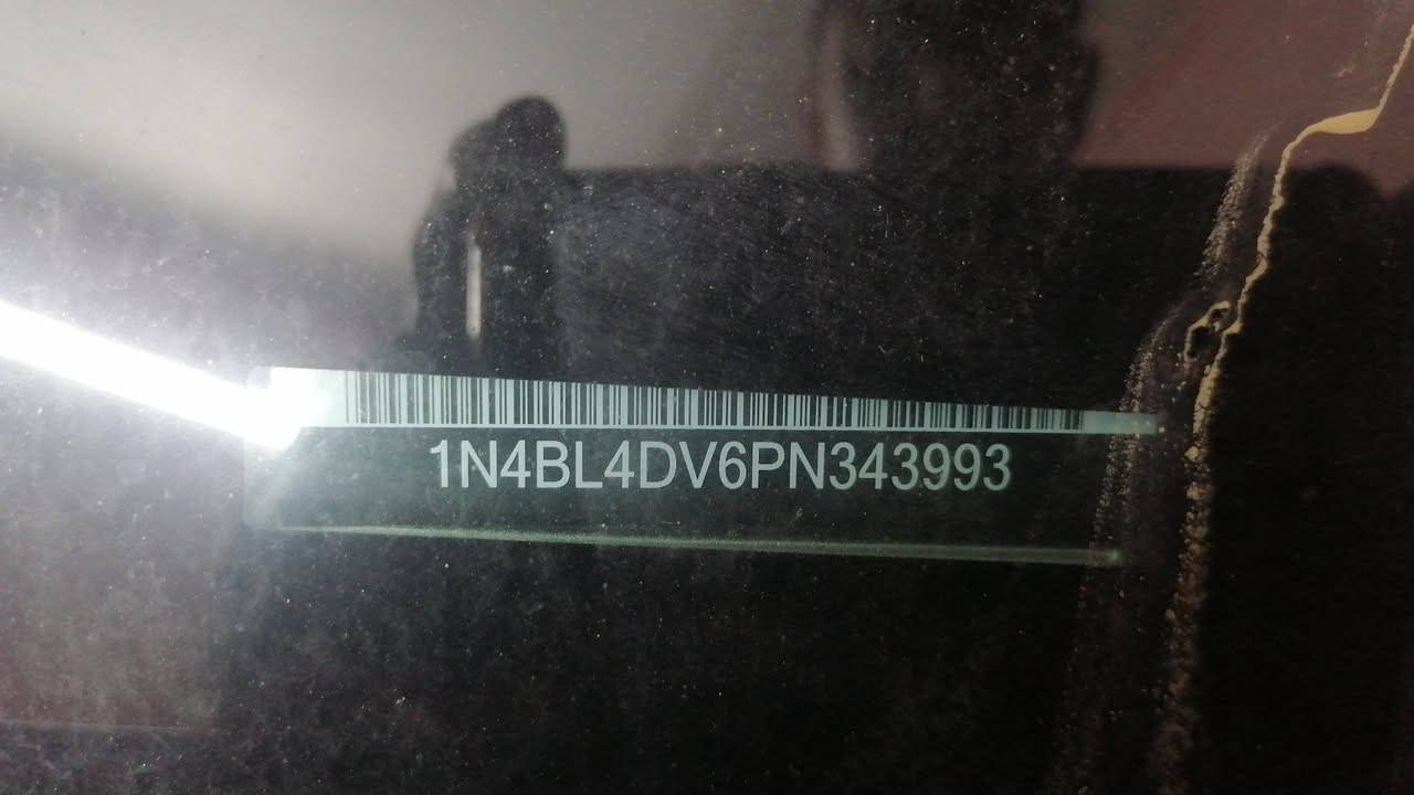 سيارة نيسان التيما موديل 2023 نوع SV اضراره تبديل الباب الخلفي من طرف السائق وبيه تعديل بسيط من طرفين باب ماشية 130 كيلو سعره 170ورقة والرقم كركوك للاستفسار ***********
