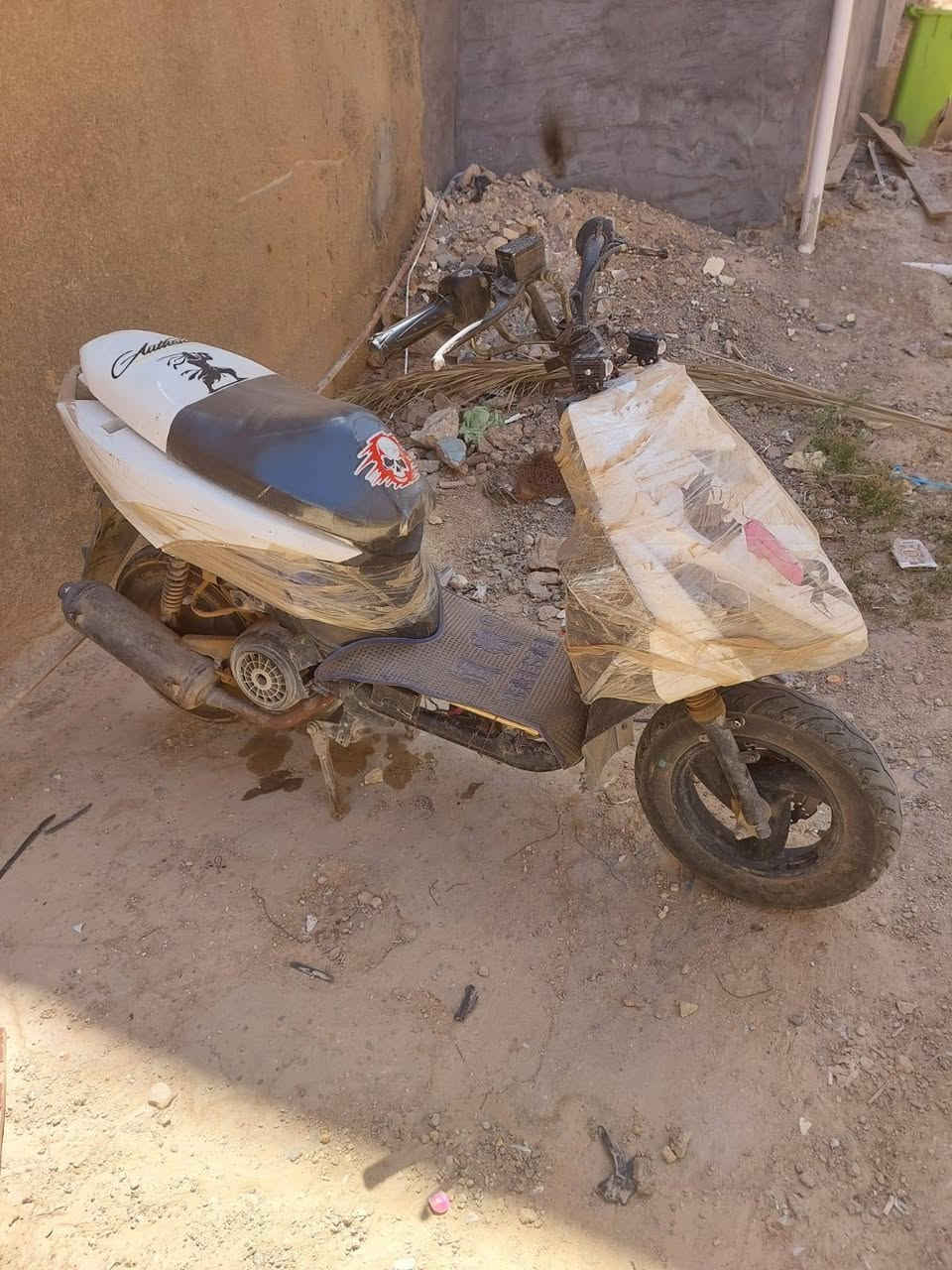 سلام عليكم
للبيع سعر ١٨٠ نضيف مابي شي


**إذا كنت صاحب هذا الإعلان وتريد حذفه لأي سبب، رجاءا أرسل رسالة إلى الدعم الفني**
