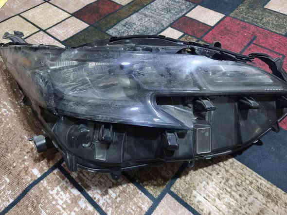 قيم بما يرضي ربك 
لايت امامي جهة اليمين سينا 2024 بيه كسر كماموضح وكارد جهة اليسار 
مكاني واسط مركز الكوت 
***********
