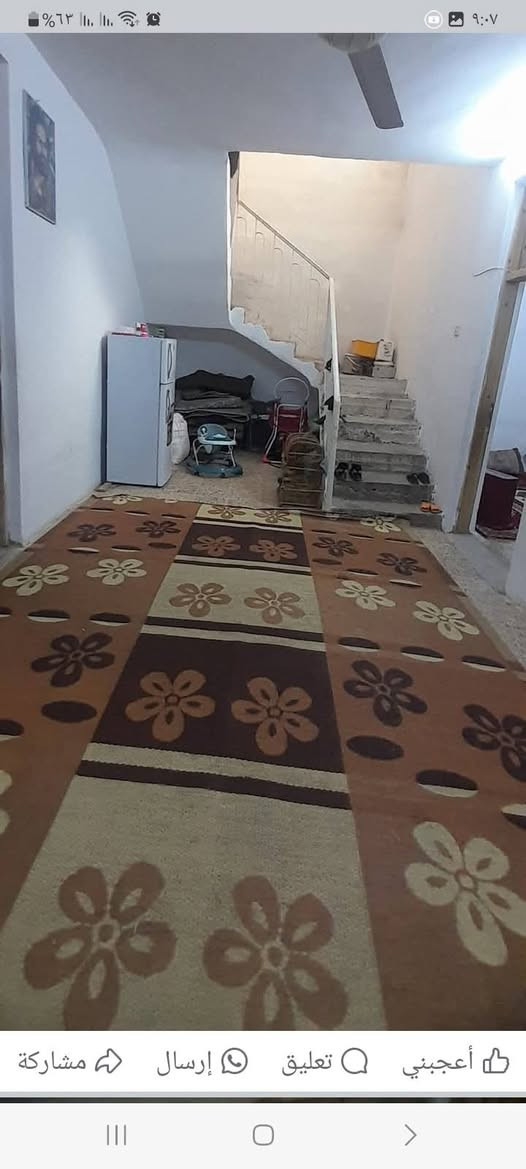 السلام عليكم بيت للبيع مساحه ١٢٠م معسكر البلديات شارع الشريط مقابل مدرسة الافنان الأهلية بي  استقبال غرفه نوم وصاله وكراج سياره والخدمات للإستفسار هذا الرقم *********** غير متواجد على الفيس
