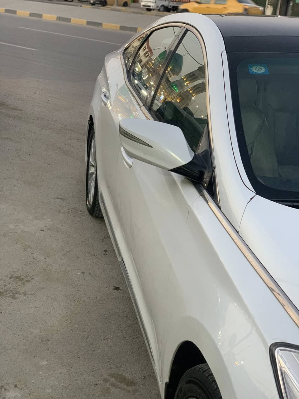 اسلام عليكم 
هونداي ازيره 
موديل 13
رقم بغداد خليجي 
بيها قطعتين صبغ 
مكينه كير تبريد بل شرط 
السياره فول 
125 
***********
