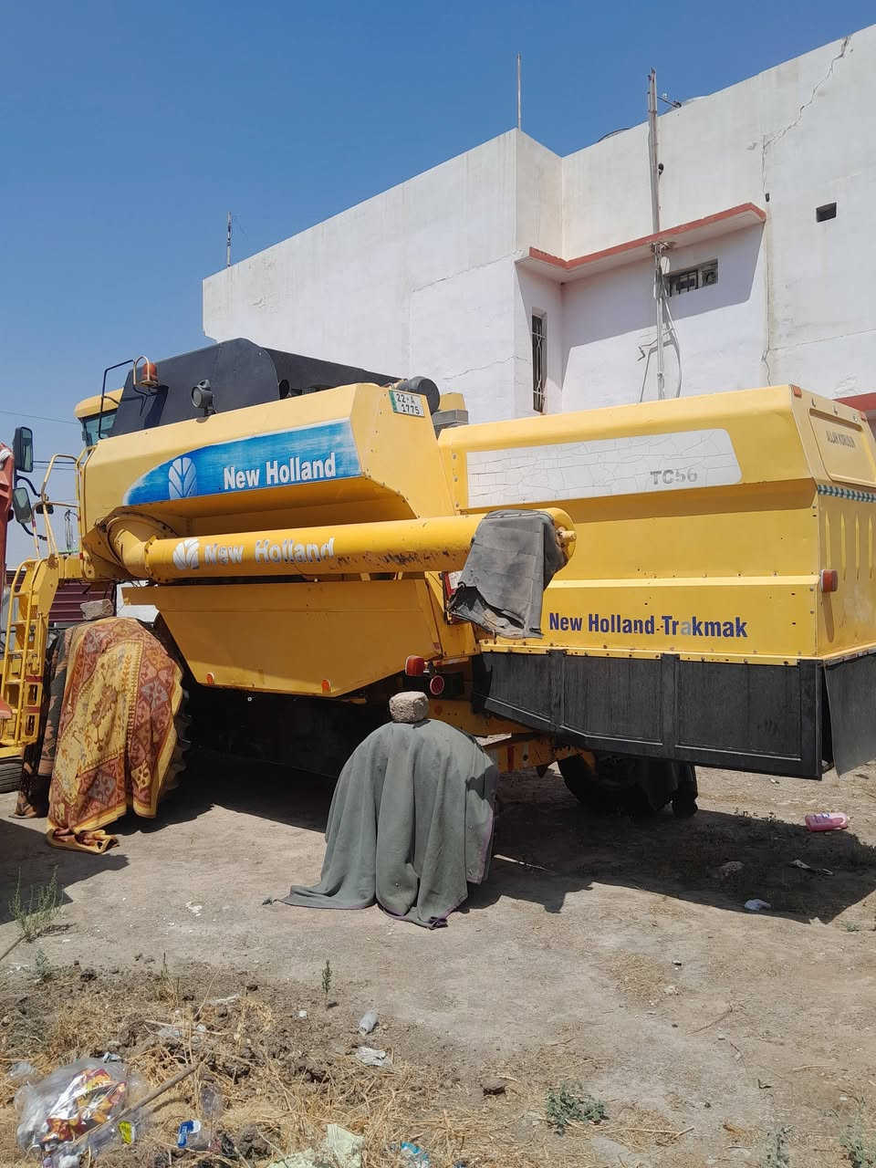 حاصدة نيوهلند موديل ٢٠٠٥ طبلة ١٧ تك درام مديومة كامل حاصدين ٤٠٠ دونم فقط السعر ٧٥ مليون العنوان موصل قضاء تلكيف ***********
