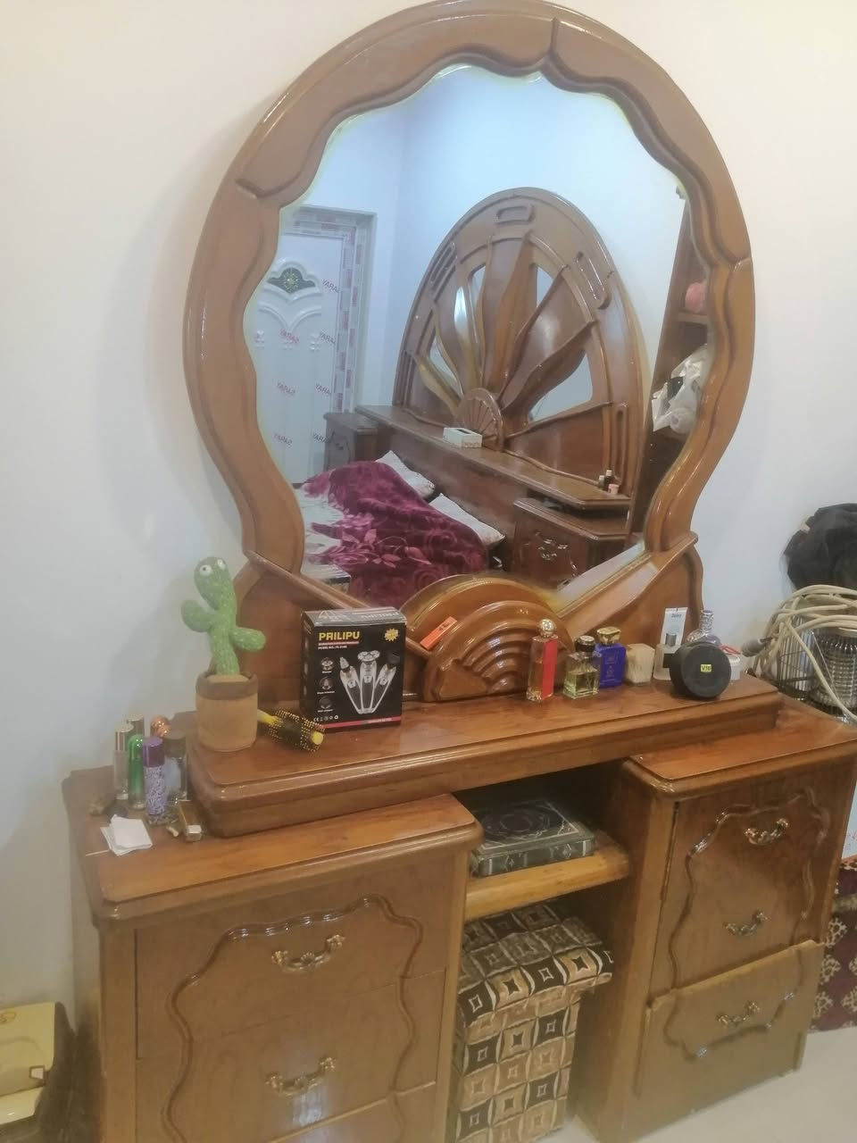غرفه نوم نجارة ثقيل
6 قطعه للبيع السعر 500 وبيها مجال
وتساب ***********
