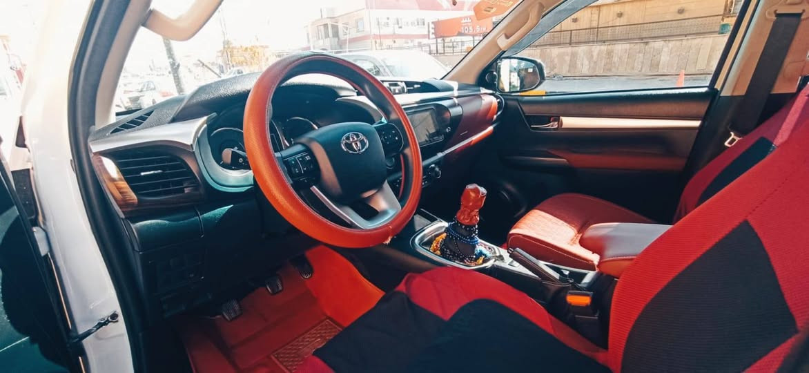 تويوتا هايلوكس 2024 فور ويل 4×4
زيرووووو استلام شركة ساز 
ماشية 5 الف كيلو متر
سيارة مكفولة كفالة عامة من كلشي بوضع الشركة 
المواصفات....
مكينة 4 سلندر 
كير عادي 
سنوية جديد
هزة جديدة
شاحن لاسلكي
تبريد قطعتين
تبريد كشنات
مناخين 
دفلوك 
دبل ثقيل ودبل خفيف
السعر 325 ورقة وبيها مجال 
للاتصال / ***********
