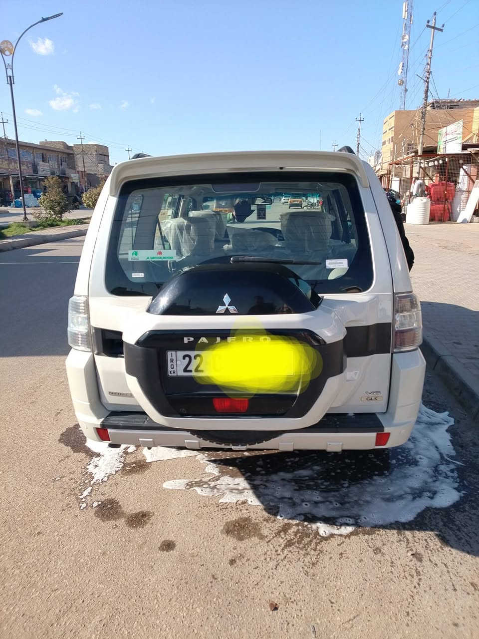 سلام عليكم باجيرو موديل 2017 مكفوله كفاله عامه حبتور فول موصافات السياره وواحد على واحد جديده ماشيه 100 الف السعر 220 وبيه مجال مكان كربلاء ***********
