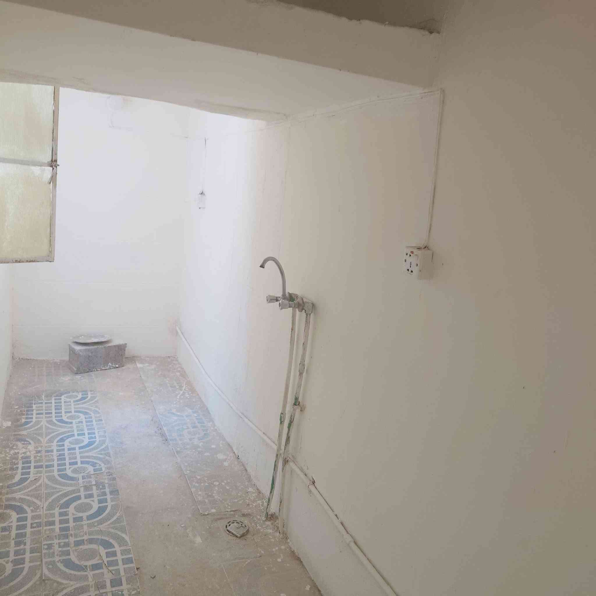 بيت بالحضاره خلف صيدليه العائله بناء متوسط غرفه وصاله. مطبخ زغير عائلة زغيره ايجاره 250  عوزه تلحيظات تترتب وي الايجار الاستفسار ***********
