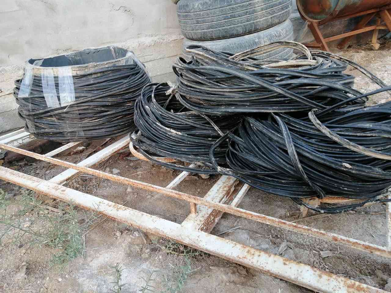 واير سيمنز.. ابو ال4... العدد5..لفات..طول الفه=90م
. مستخدم قليل.. شرط الفحص.. مال شركه.. للتفاصيل ***********. و ات سا ب..
