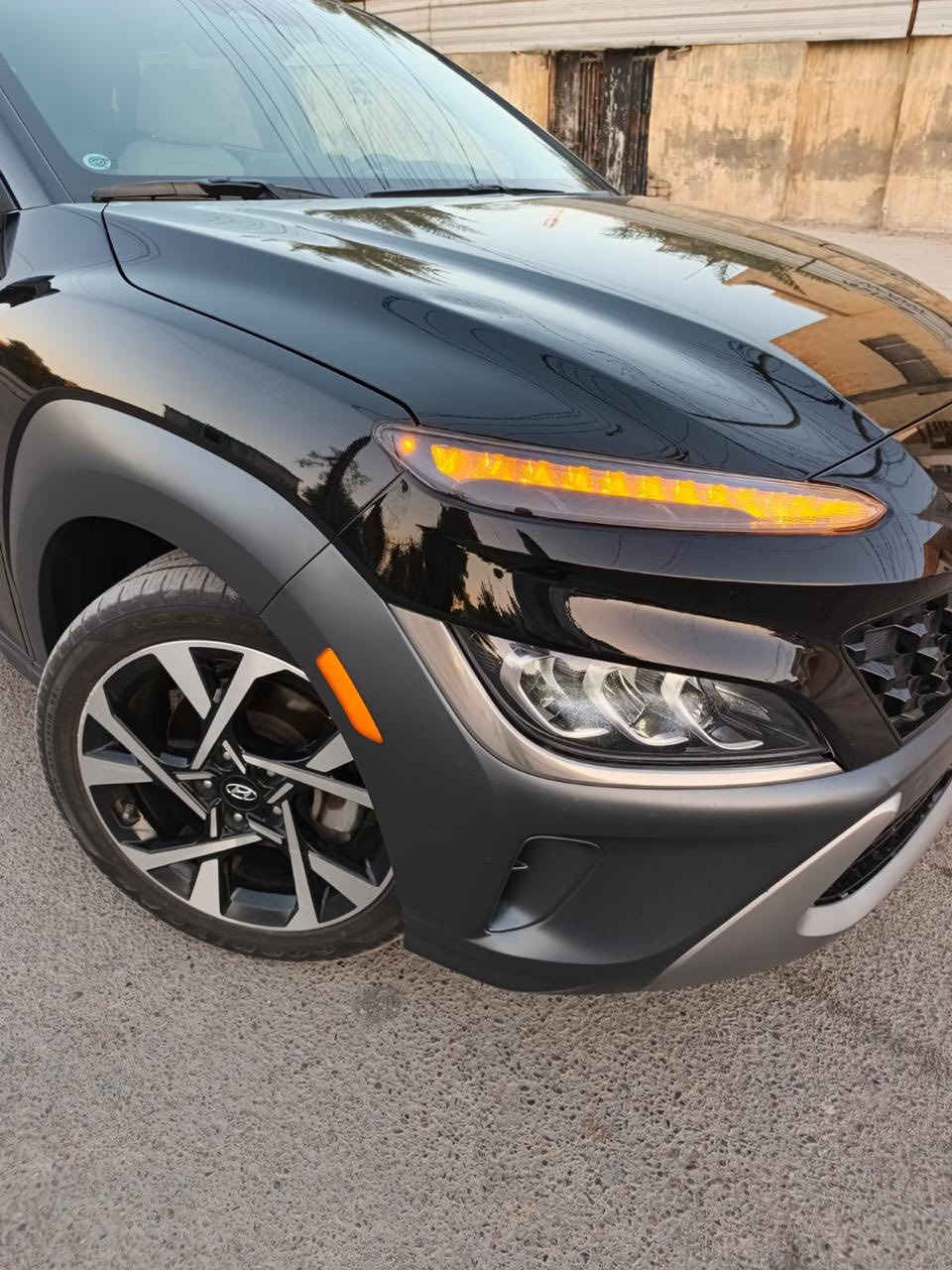 السلام عليكم اخوان —للبيع فقط —
هونداي-كونا-🚗
موديل -2023-
اللون -اسود -
حالة السيارة جيده جداً 
المنشأ-امريكي 🇺🇸
مرقمه وطابكه والسيارة ع ممشى امريكا -34-الف مايل-
الحادث جاملغ خلفي وقليل جداً من صندوك الخلفي -
صور الحادث مرفقه مع المنشور —
السيارة  اني المستورد ورقمه بغداد بأسمي-تحويل مباشر-
بالنسبه للمواصفات كثيرة ميحتاج اذكره—1/1-فول اعلا فئه
من سلايد 
داخل ابيض 
نقطه عمياء —-الى اخره 
مكينة السيارة 1600توربو -TOURBO
اخوان كلشي ذاكر ب منشور الي تعجبه السيارة يتصل اني بالخدمه —مكان السيارة بغداد -الجادرية-
بلنسبه لسعر السيارة -148-ورقه فقط سيارة مرقمه بغداد 
*********** رقم الهاتف -
