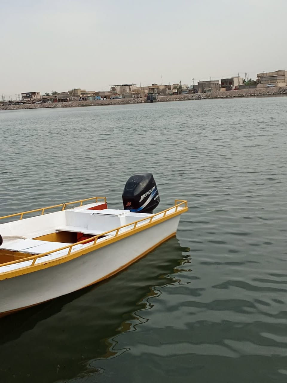 سلام وعليكم  للبيع زورق يوسفي كويتي 5/ونص زورق جاهز مكينه ماركلي اوبتي ماكس 250مكاني بصره گرمت علي خوان انه مكلف بل نشره شراي يتصل او يراسل وتساب ***********
