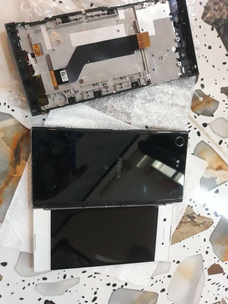 للبيع ثلث شاشات اكسبيريا وشاشه مال s9بلص الشراي يدفع سعر وياخذهن وحده من الشاشات الي بيها ظهر حته بطاريتها وياها


**إذا كنت صاحب هذا الإعلان وتريد حذفه لأي سبب، رجاءا أرسل رسالة إلى الدعم الفني**