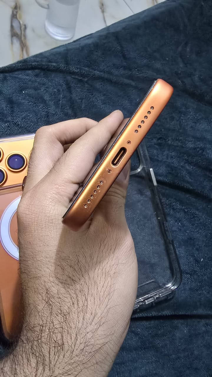 ايفون 17 برو ماكس للبيع اخو الجديد استخدام كلش قليل بطاريه ١٠٠ مشحون ٢٧ مره فقط 
تك سيمكارت ملحقات كامله
سعره مليونين
عنواني بغداد 
***********
