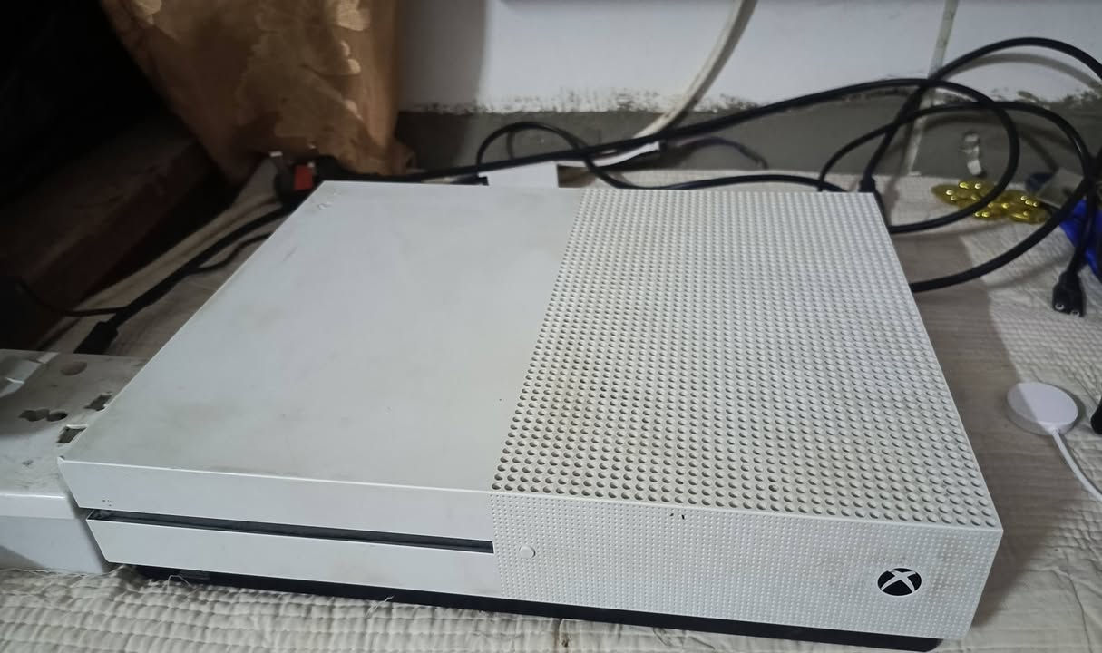 السلام عليكم
اكس بوكس وان اس 

ذاكره 500

جهاز نضيف جدا جدا مع كامل ملحقات وجويستك اصلي و كيبلات جهاز ما متعوب نضافته 99% سعر خاص شراي تعال راسلني مو شراي لا تراسل توصيل داخل النجف مجاني  وين ما موجود انت يوصلك الباب البيت داخل النجف 

رقم واتساب *********** او راسلني ماسنجر
