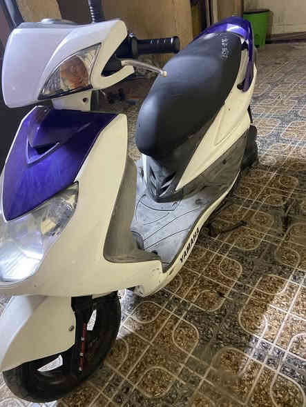 سلام عليكم دراجة سكنس فحل صارلها اسبوع نازله من الحاوية 
دراجة مكفولة كفالة عامة اشاير دشبول الكتروني اشارت مري كله شغال 
العنوان الدورة/ابو دشير
السعر 900 الف  وبيها مجال حك الجيه 
***********
