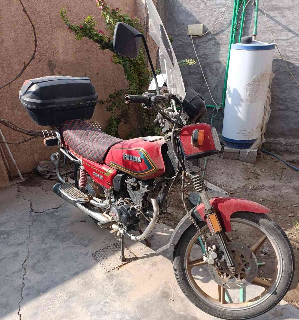 مكلفه بالنشر فقط تفاصيل على الرقم 👇
ماطور نظيف بدون رقم السعر ٧٥٠ وبي مجال بسيط للتواصل على الرقم ***********
