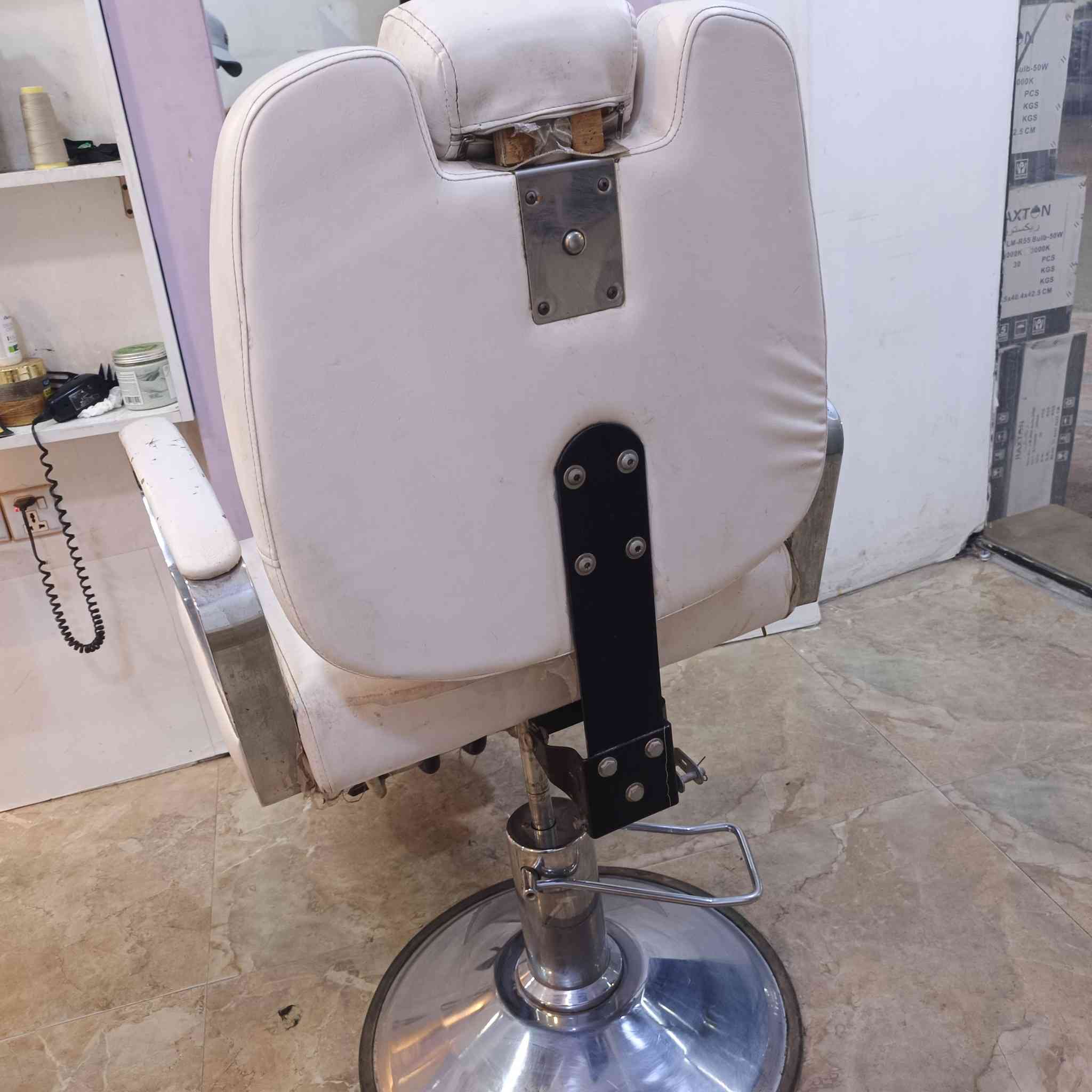 السلام عليكم كراسي ثنين للبيع
شغالات مامستعملات هواي نضيفات سعر الواحد ١٧٠ ألف للاستفسار أكثر الاتصال ع الرقم أو مراسلة الصفحة ***********
